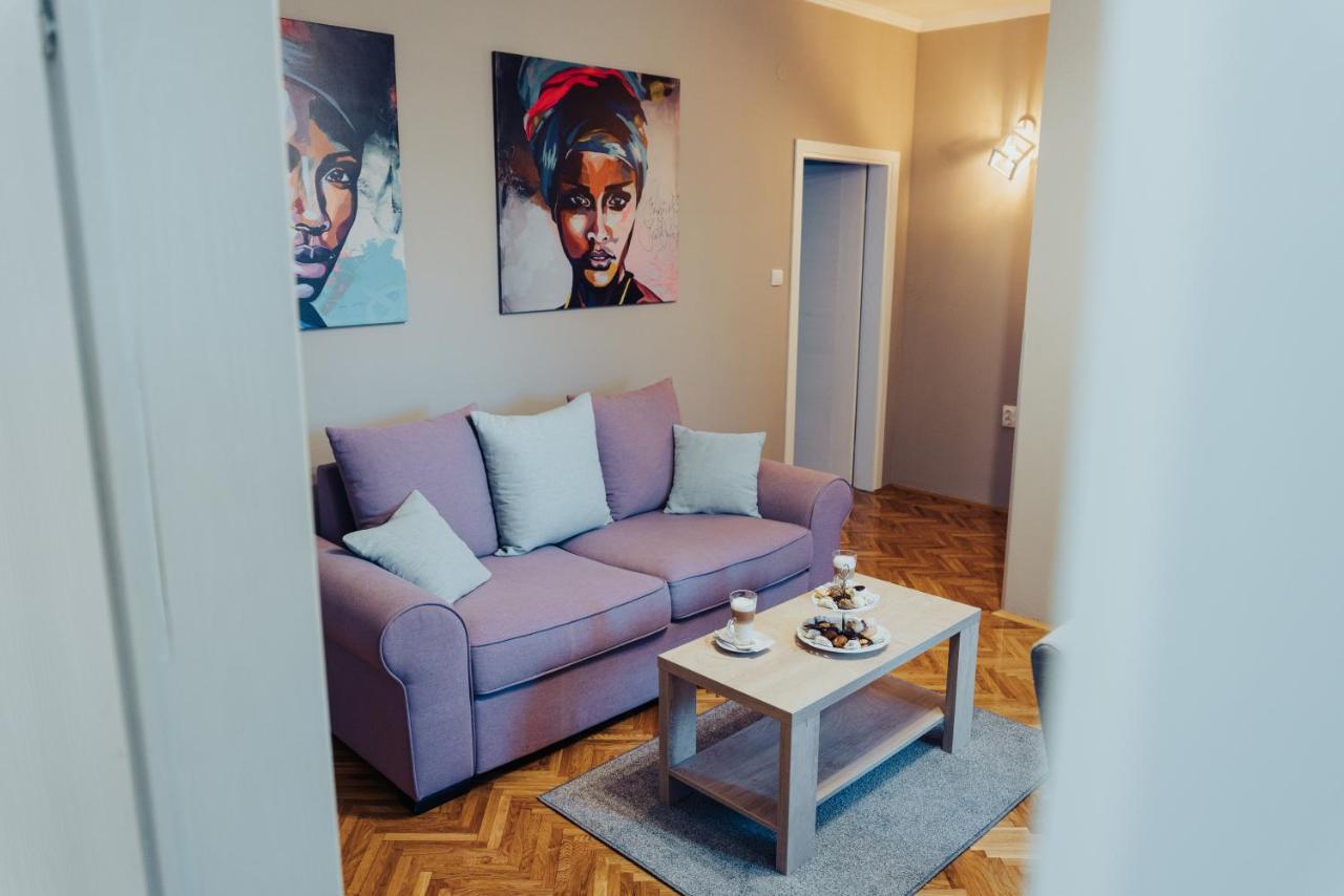 DuMalux Velvet Appartement Subotica Buitenkant foto