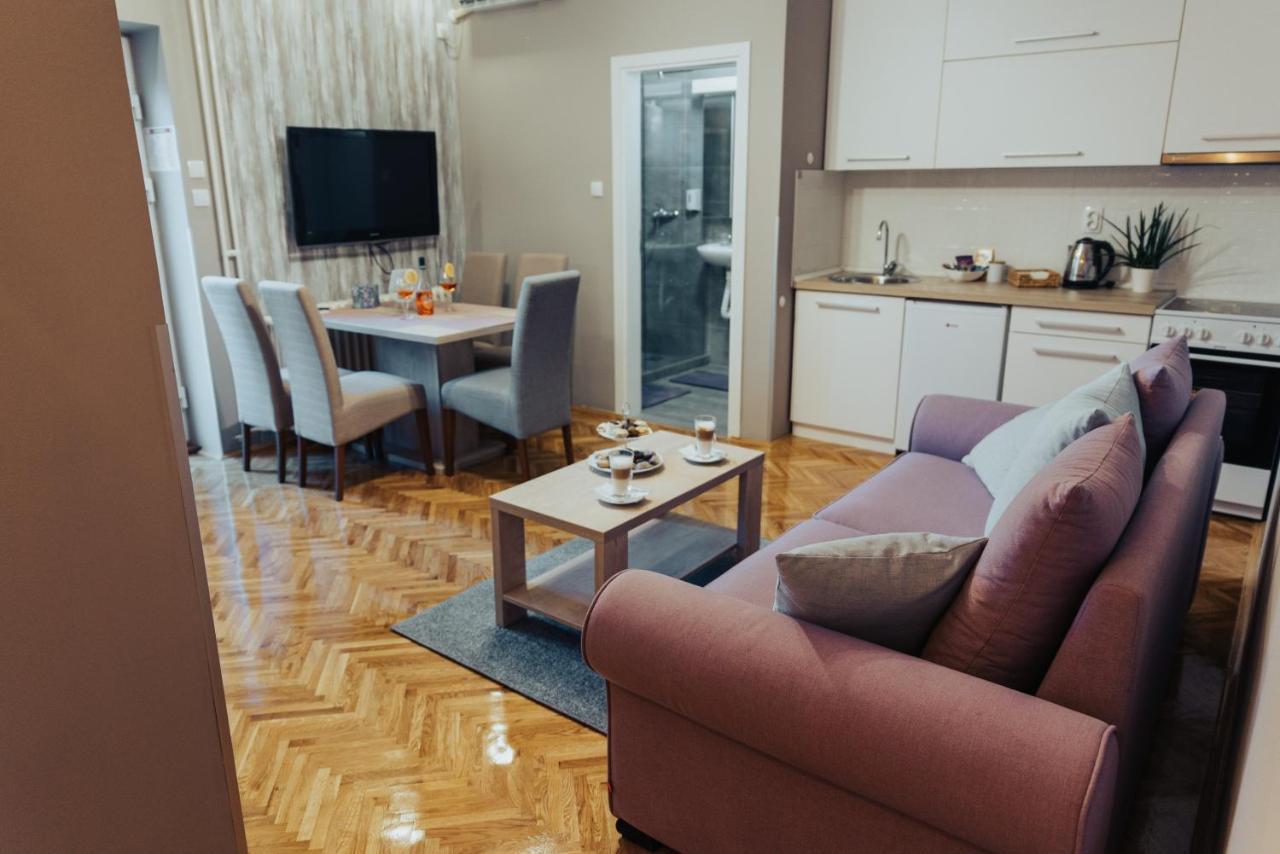 DuMalux Velvet Appartement Subotica Buitenkant foto