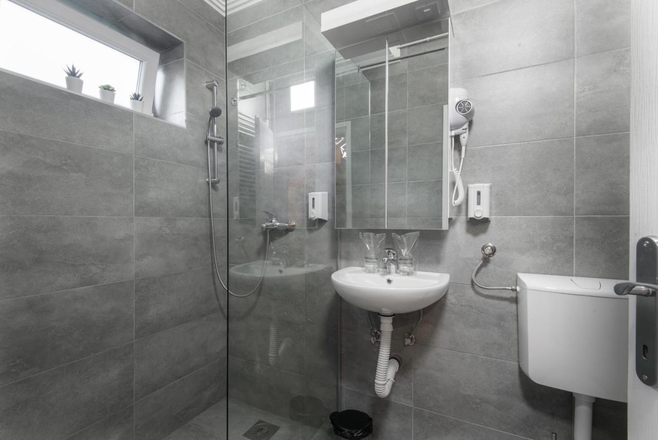 DuMalux Velvet Appartement Subotica Buitenkant foto